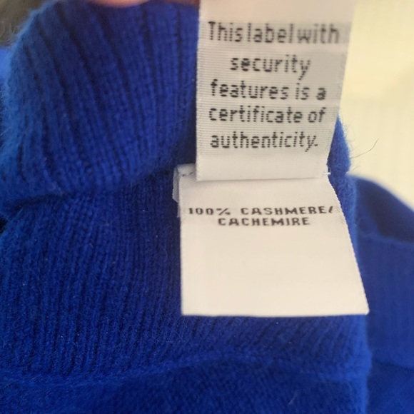 Diane VonFurstenberg cashmere turtle/cowl sweater. - Picture 5 of 5